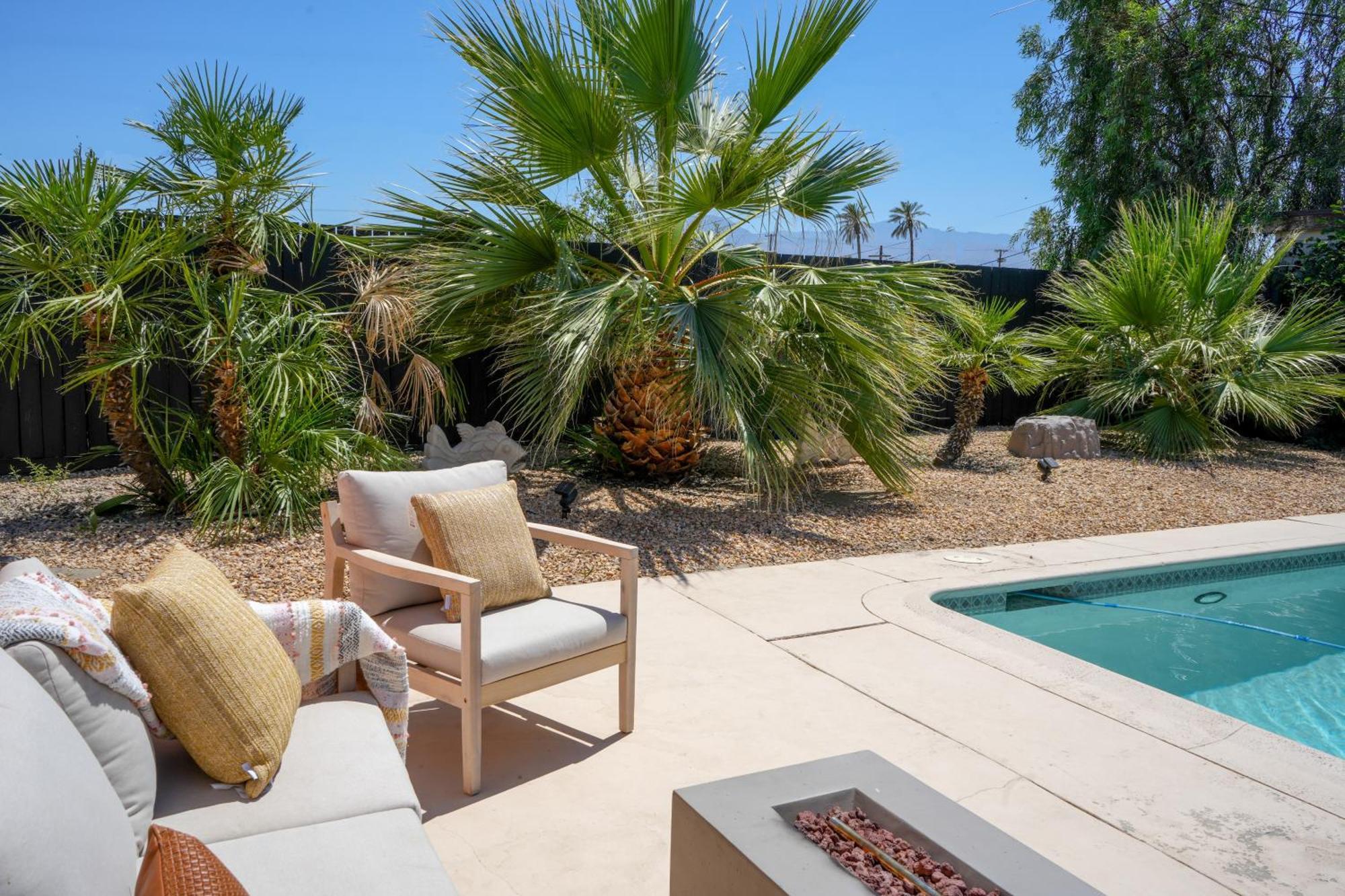 The Pink Cactus - Desert Retreat - Luxe Pool, Golf & Game Room Indio Esterno foto